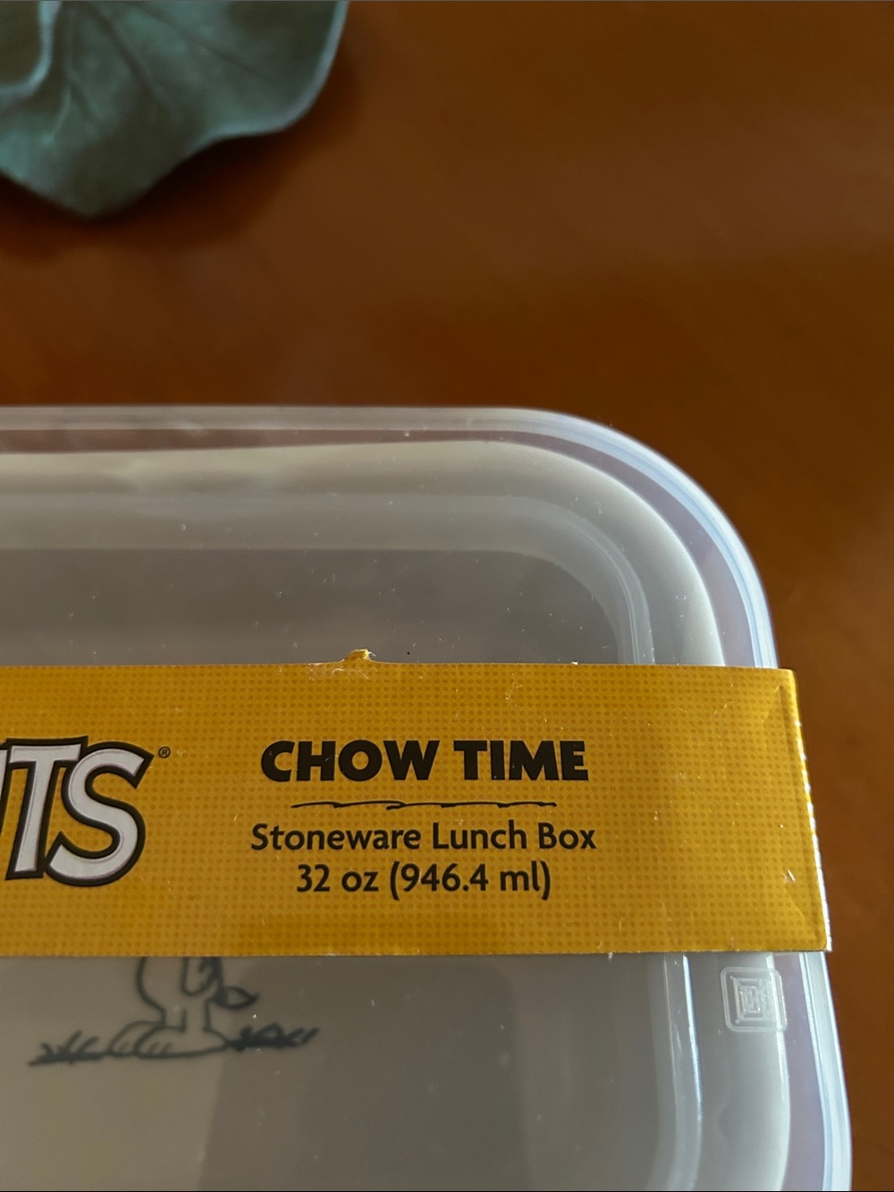 Peanuts Snack Container - Picture 3 of 8